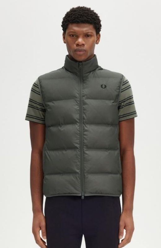 Fred Perry Insulated Gilet Field Green  (J8522-638) - Schoenen Caramel (Sint-Job-in-’t-Goor)