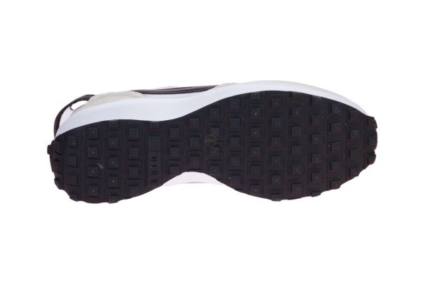 Nike Waffle Debut Beige-Zwarte Sneaker  (DH9523-102) - Schoenen Caramel (Sint-Job-in-’t-Goor)