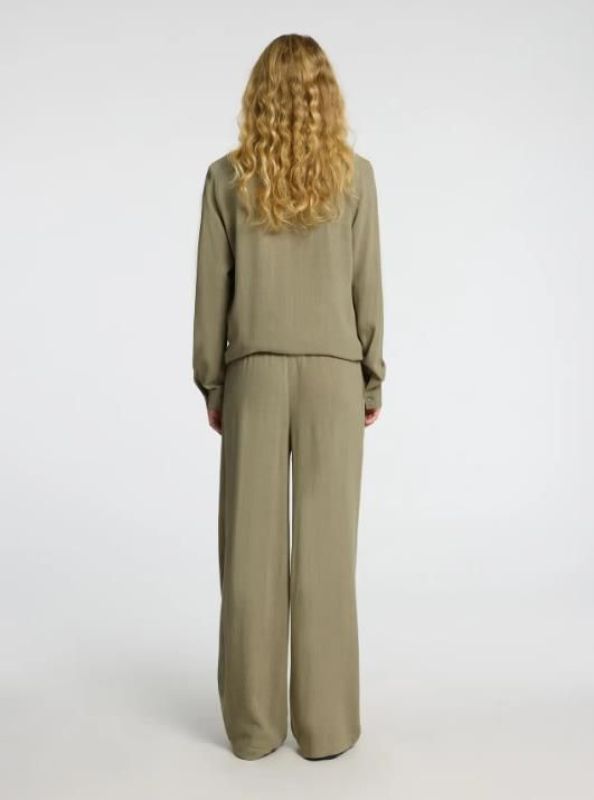 Selected Femme Viva-Gulia HW Long Sun Pant Vetiver  (16089062 vetiver) - Schoenen Caramel (Sint-Job-in-’t-Goor)